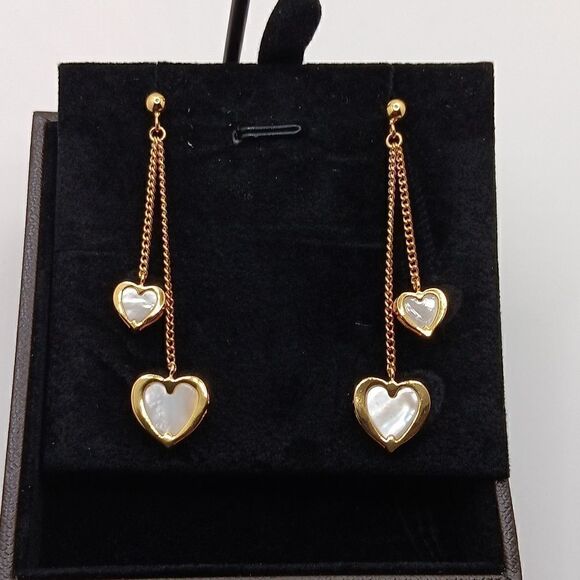 New SpinningDays Heart Shaped Earrings New In Box Hypoallergenic - Picture 1 of 2